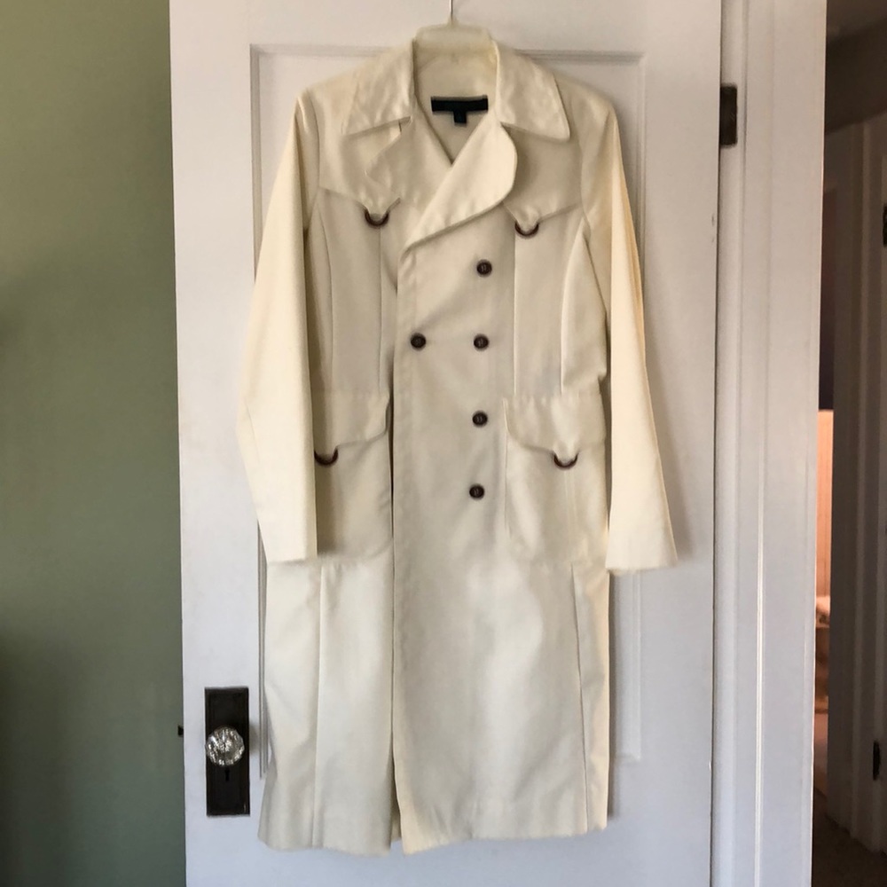 Retro size 6 Trench coat off white wrap tie